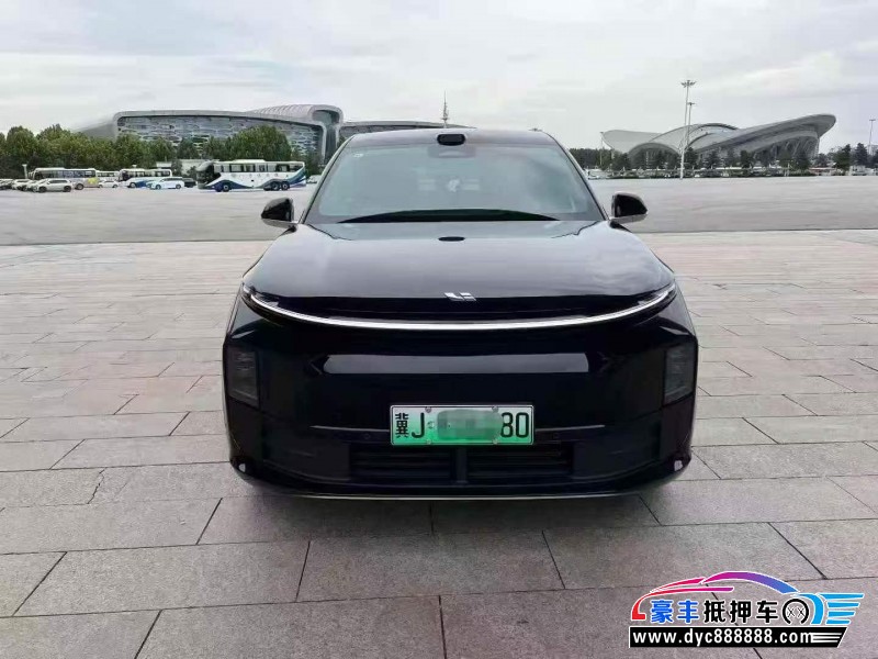 抵押车出售25年理想L6轿车
