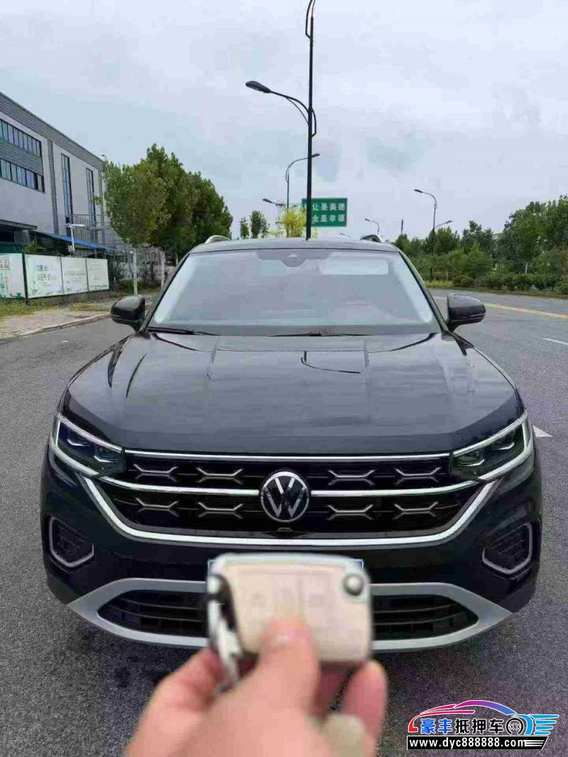 抵押车出售24年大众探岳轿车