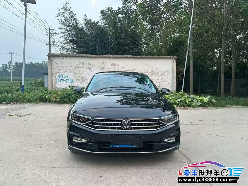 抵押车出售24年大众迈腾轿车