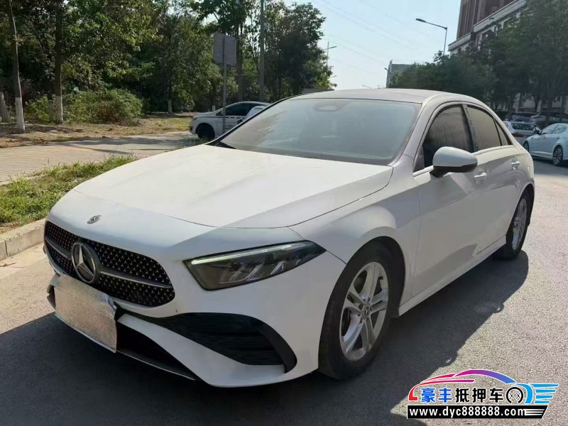 23年奔驰A轿车抵押车出售