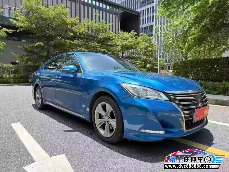 17年丰田皇冠轿车抵押车出售