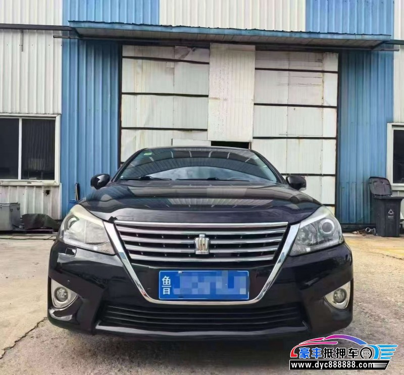抵押车出售15年丰田皇冠轿车
