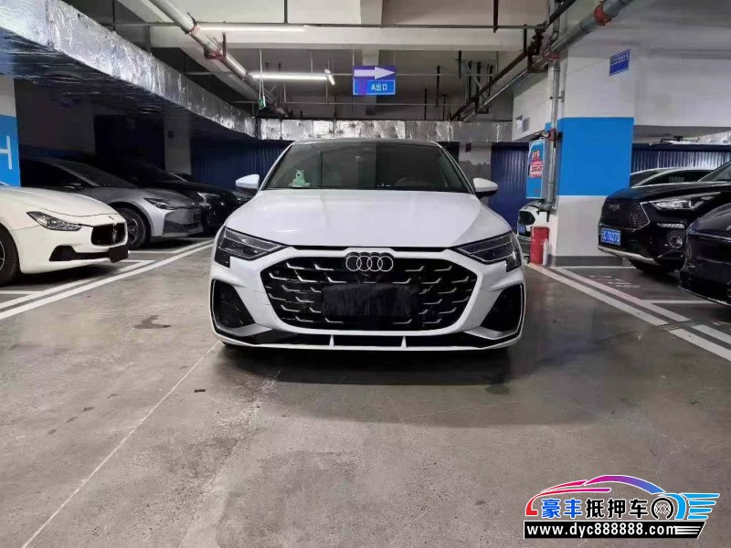 抵押车出售24年奥迪A3轿车