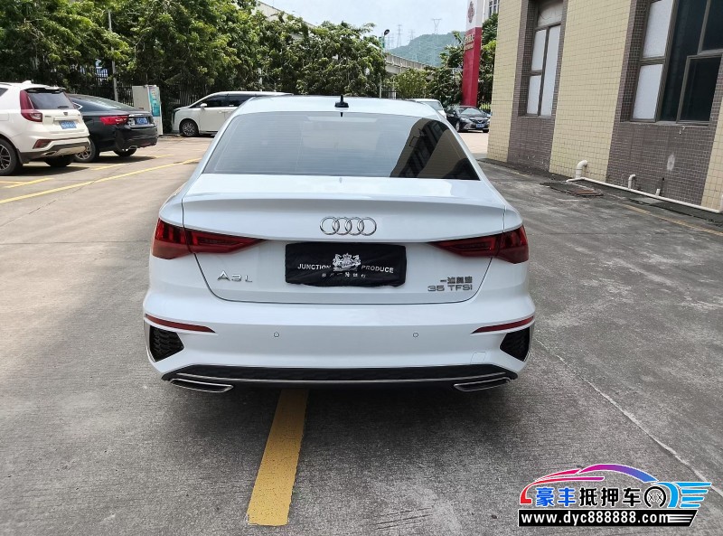 22年奥迪A3轿车抵押车出售