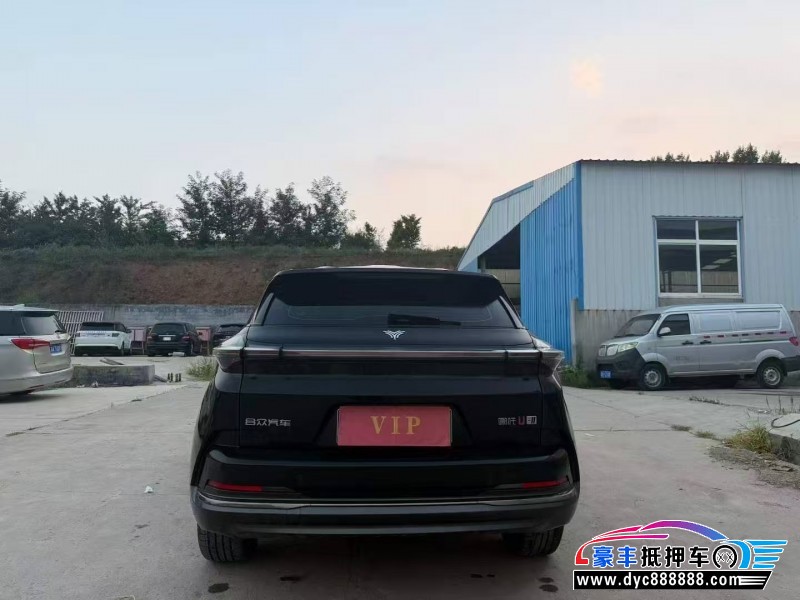 23年哪吒U轿车抵押车出售