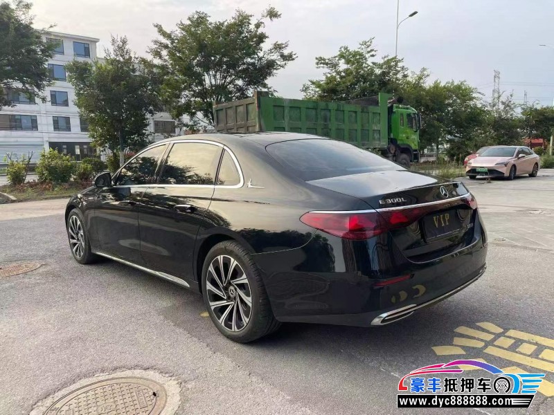 25年奔驰E轿车抵押车出售