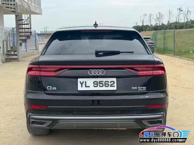20年奥迪Q8轿车抵押车出售