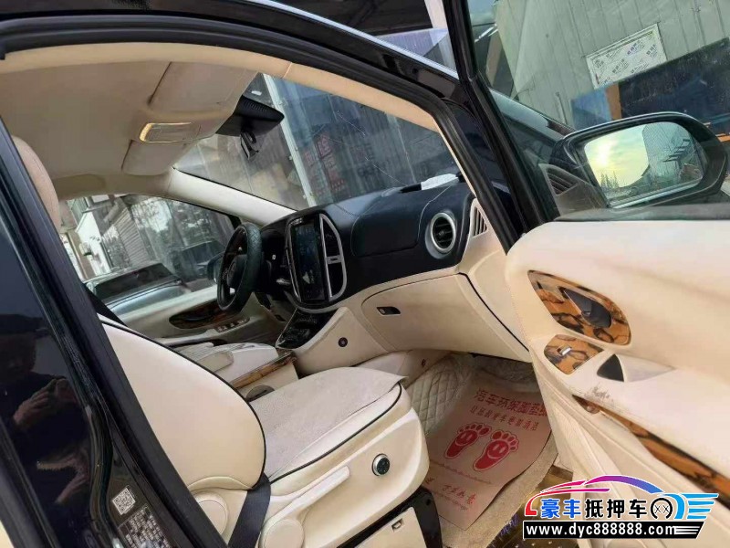 19年奔驰威霆轿车抵押车出售