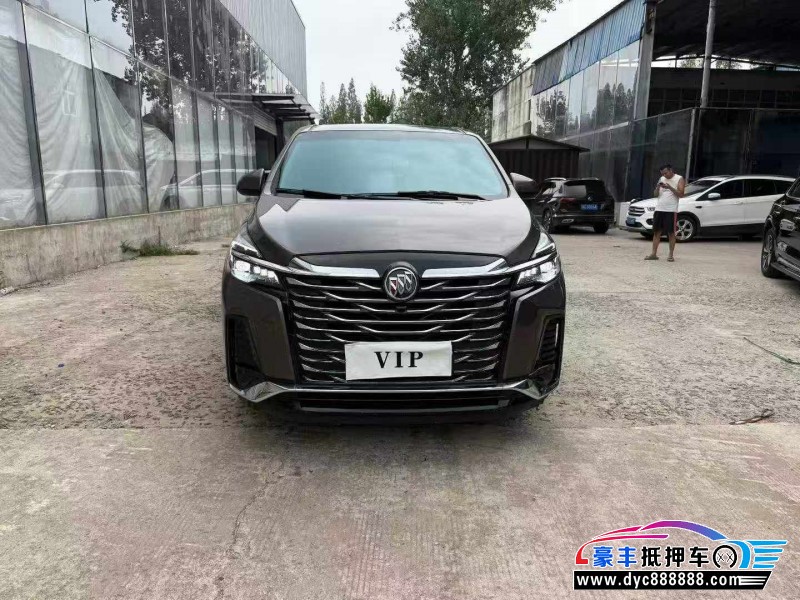 抵押车出售24年别克GL8轿车