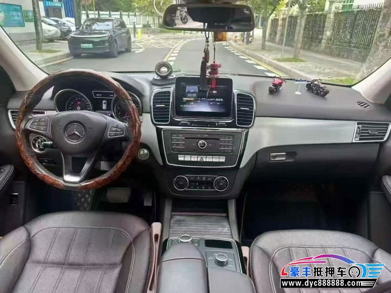 19年奔驰GLE轿车抵押车出售