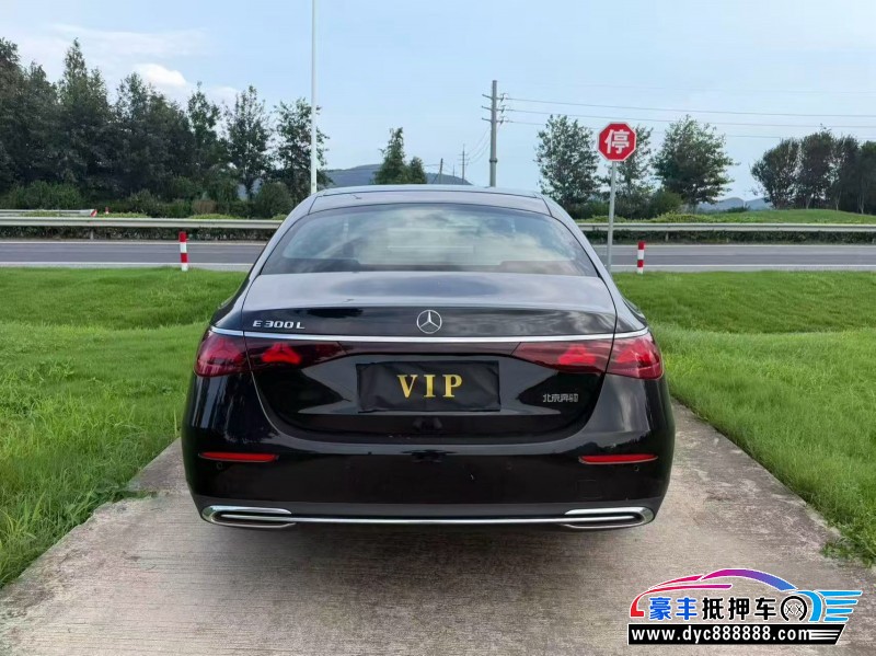 25年奔驰E轿车抵押车出售