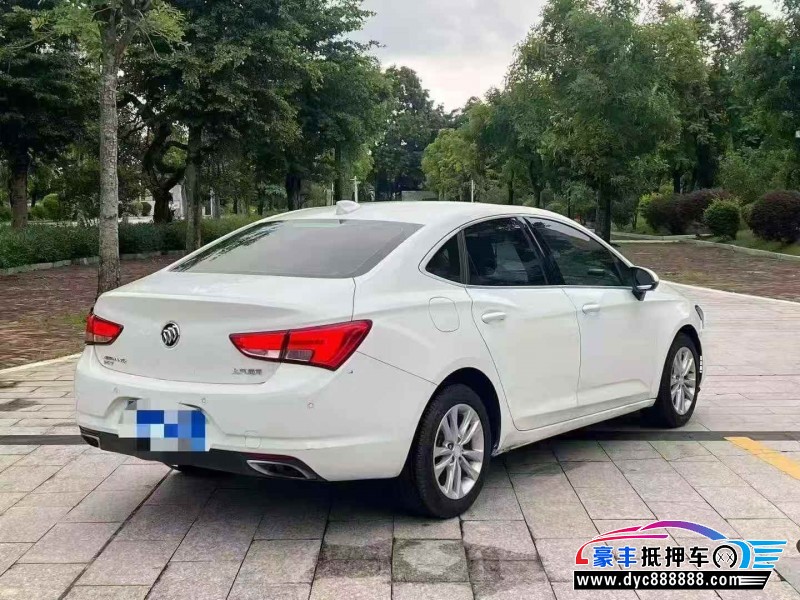 15年别克威朗轿车抵押车出售