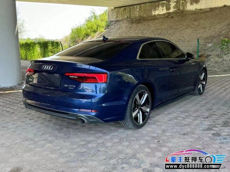 17年奥迪A5轿车抵押车出售