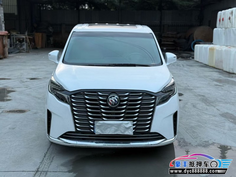 抵押车出售23年别克GL8轿车
