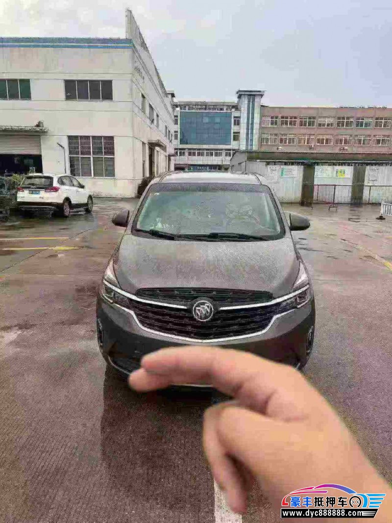 抵押车出售22年别克GL8轿车