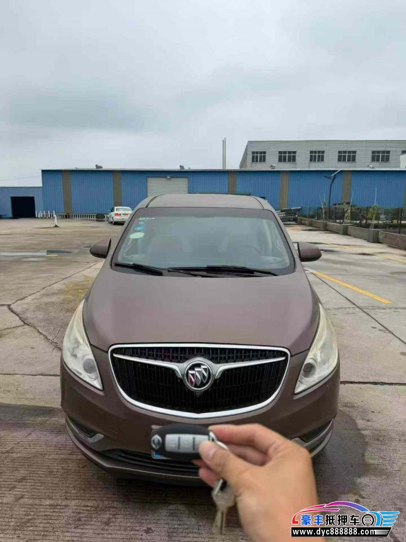抵押车出售19年别克GL8轿车