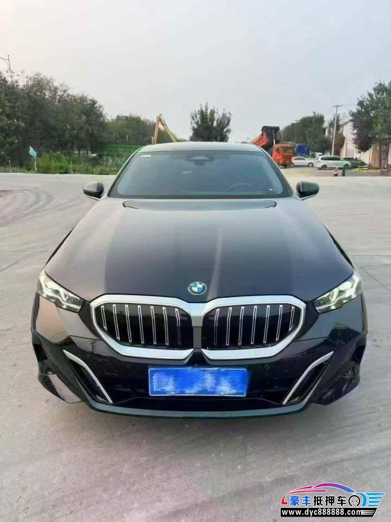 25年宝马5系轿车抵押车出售