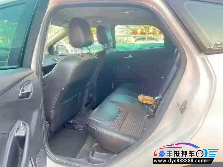 17年福特福克斯轿车抵押车出售