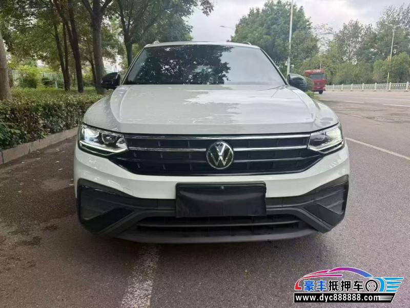 抵押车出售25年大众途观轿车