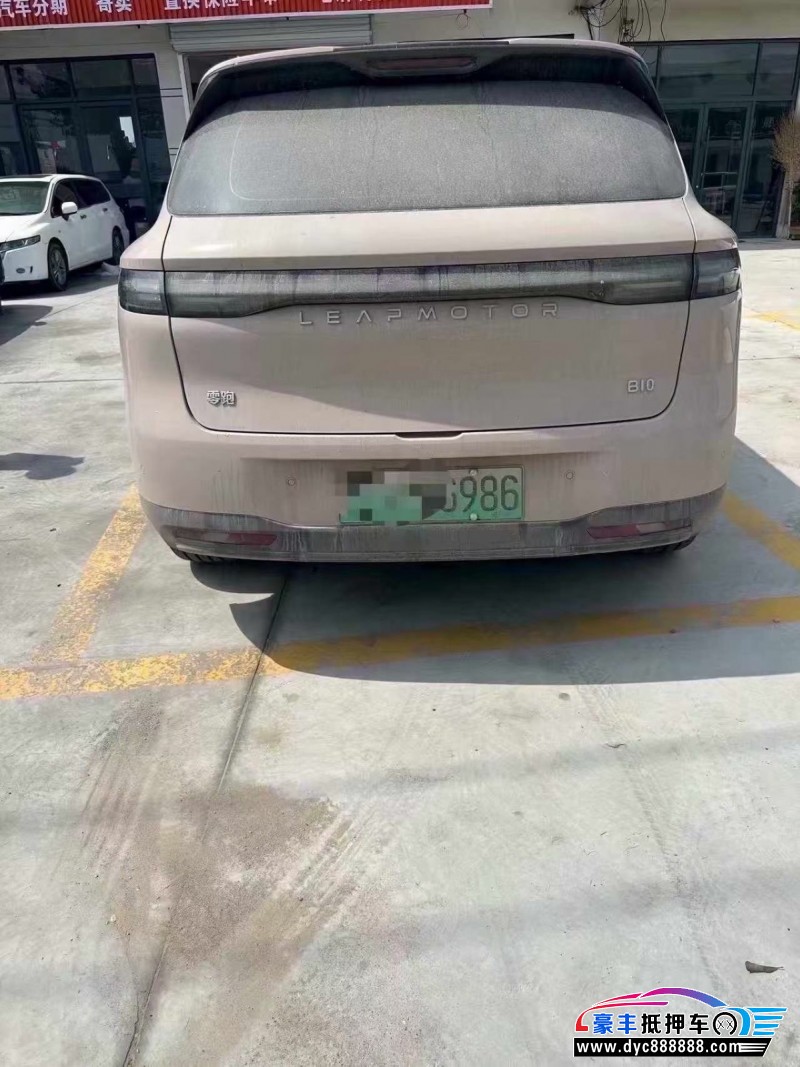 26年零跑B10轿车抵押车出售