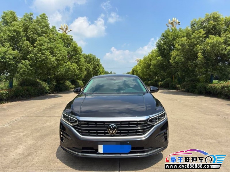 抵押车出售24年大众帕萨特轿车