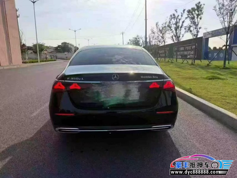 25年奔驰E轿车抵押车出售