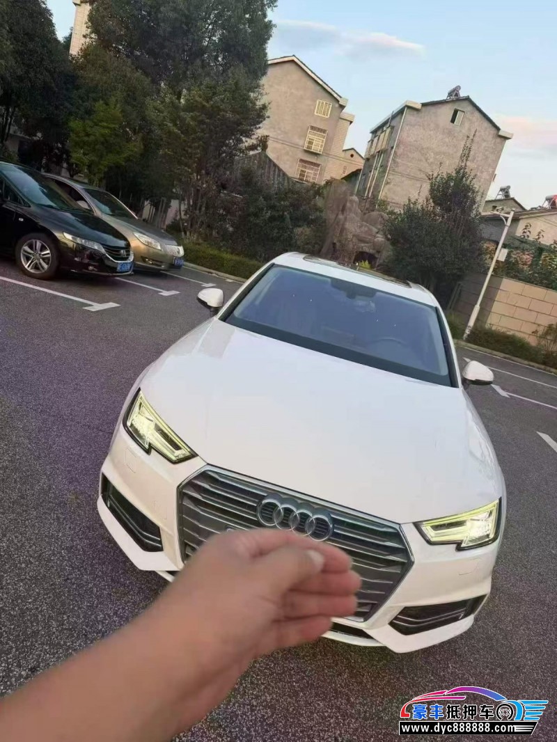 抵押车出售18年奥迪A4轿车