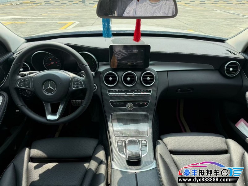 18年奔驰C轿车抵押车出售