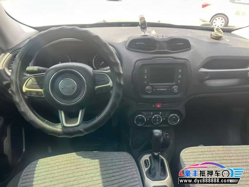 17年Jeep自由侠轿车抵押车出售