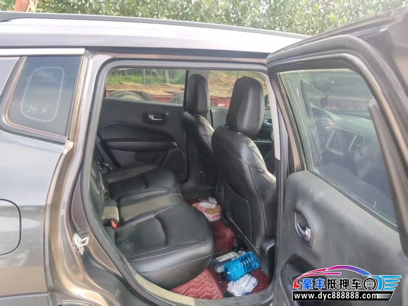 17年Jeep指南者轿车抵押车出售