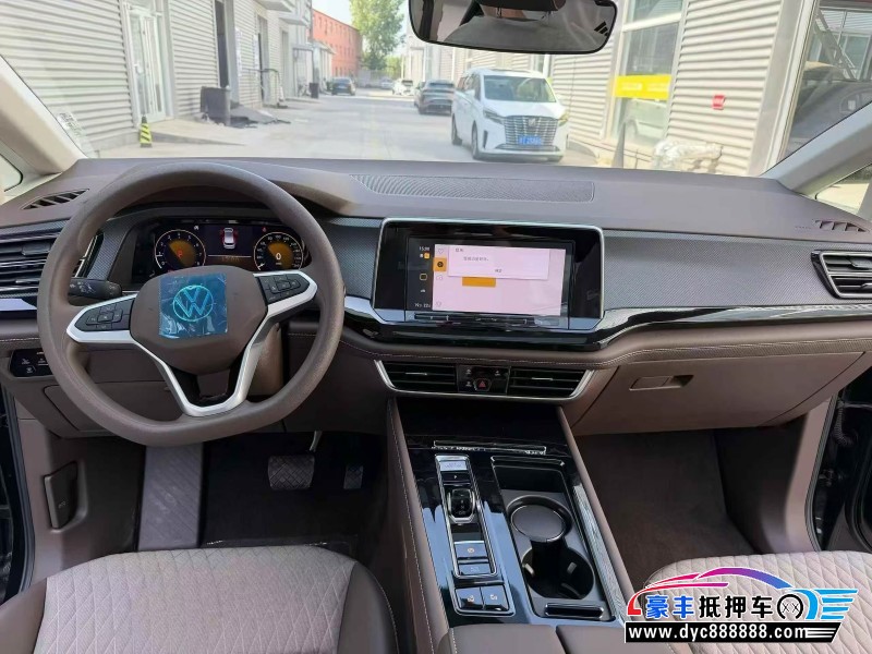 25年大众蔚然轿车抵押车出售