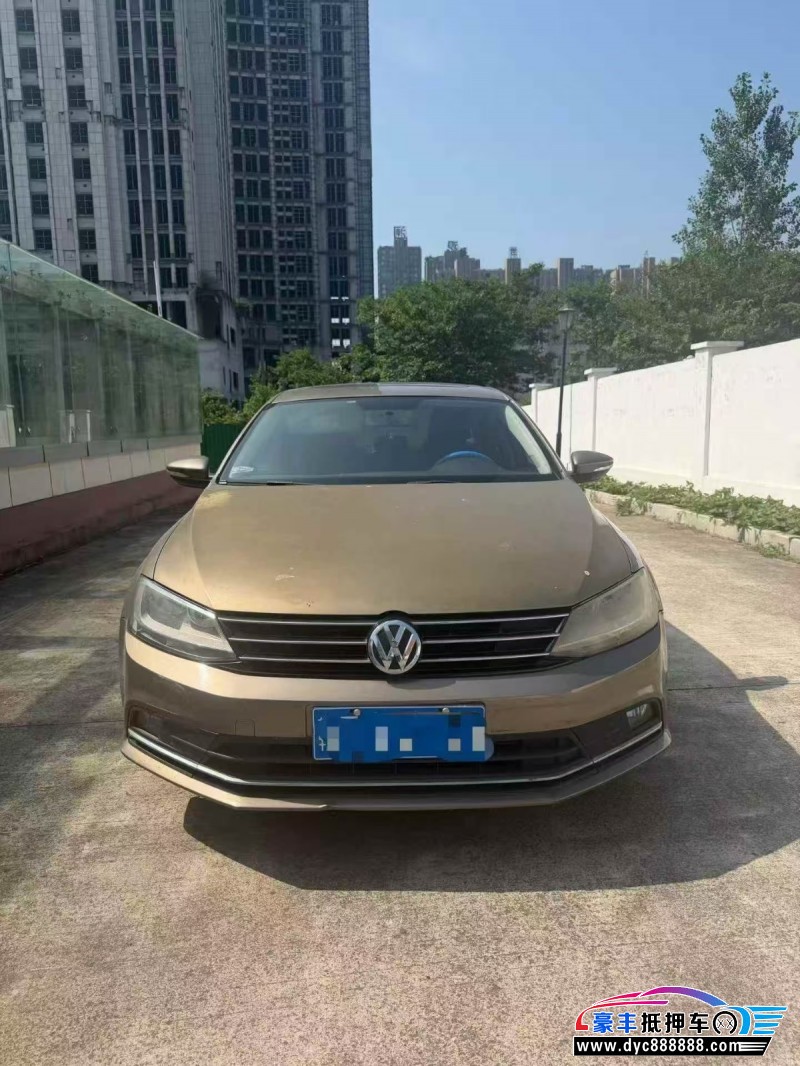 抵押车出售17年大众速腾轿车