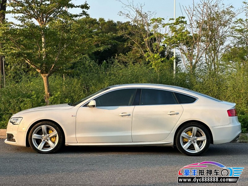 16年奥迪A5轿车抵押车出售