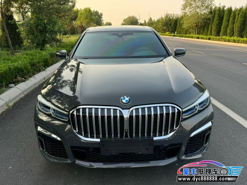抵押车出售21年宝马7系轿车