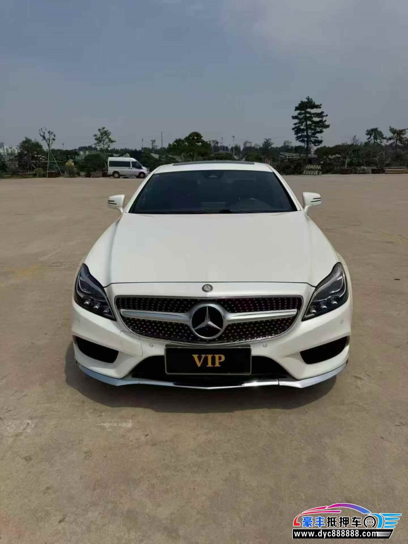 抵押车出售17年奔驰CLS轿车