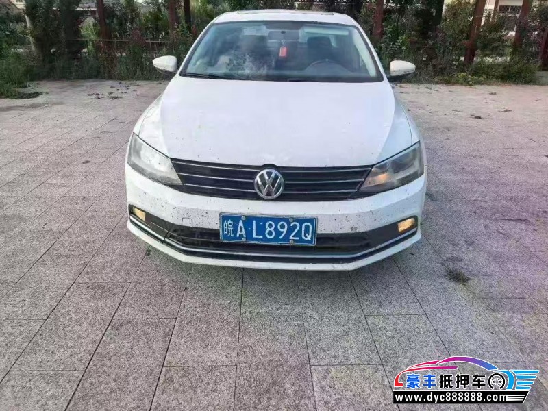 抵押车出售18年大众速腾轿车