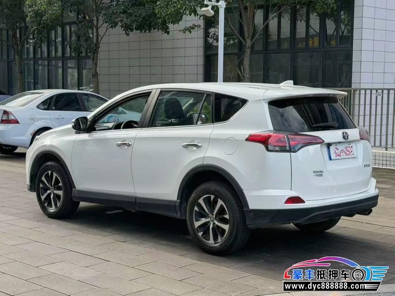 19年丰田RAV4轿车抵押车出售