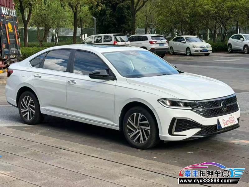 25年大众朗逸轿车抵押车出售