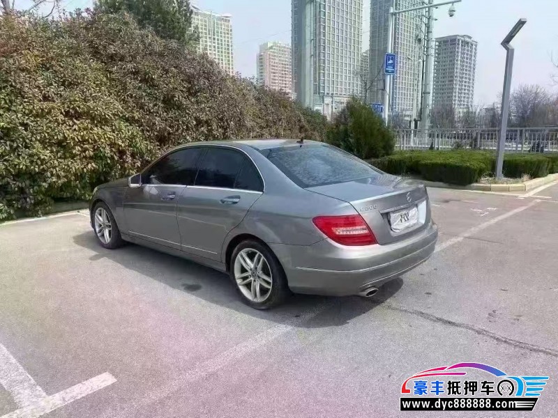 13年奔驰C轿车抵押车出售