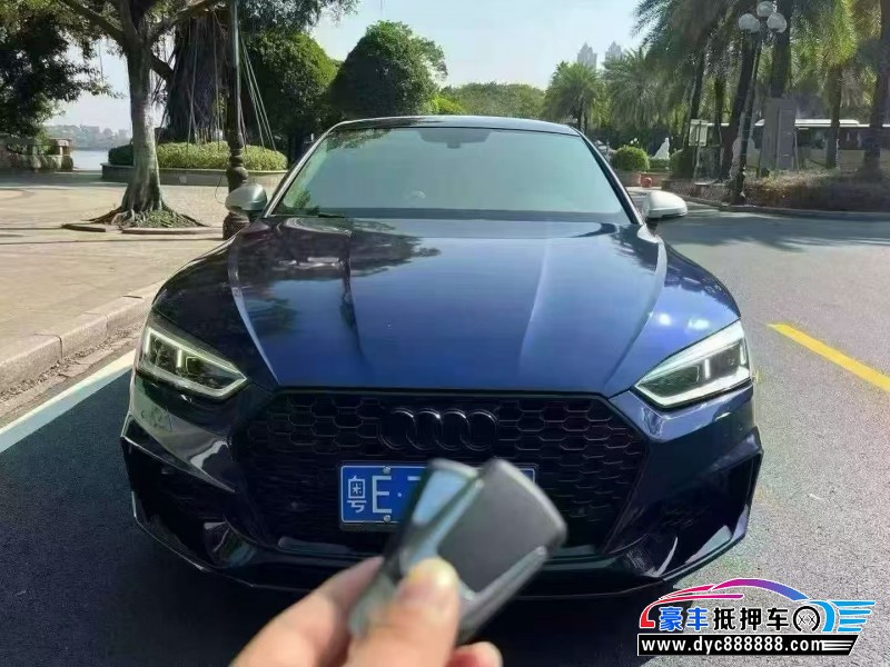 抵押车出售19年奥迪A5轿车