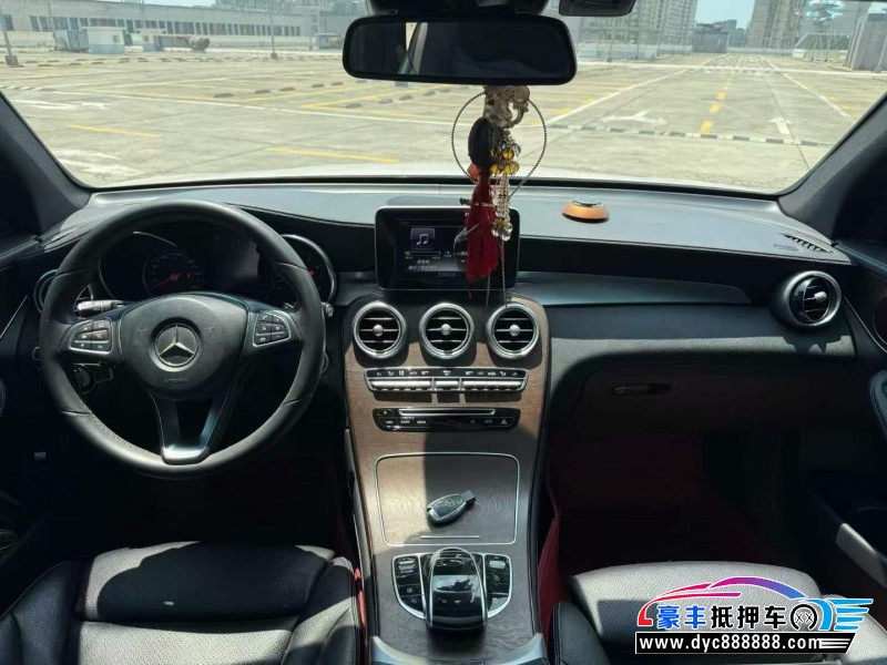 17年奔驰GLC轿车抵押车出售