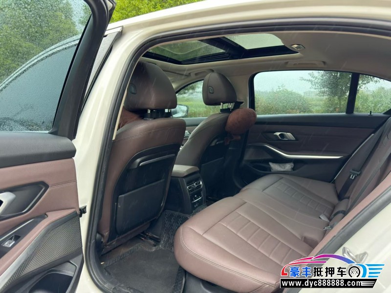 21年宝马3系轿车抵押车出售