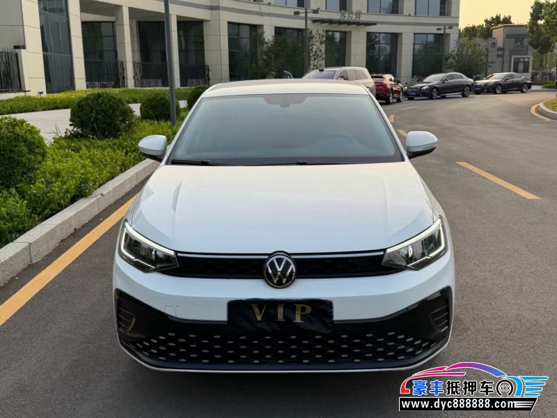 抵押车出售24年大众朗逸轿车