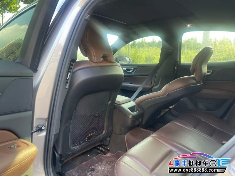 22年沃尔沃S60轿车抵押车出售