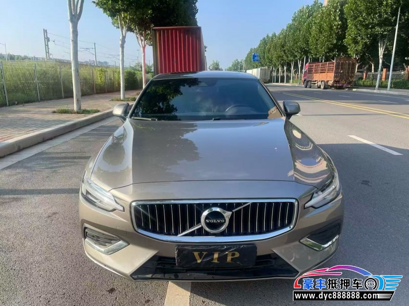 抵押车出售22年沃尔沃S60轿车