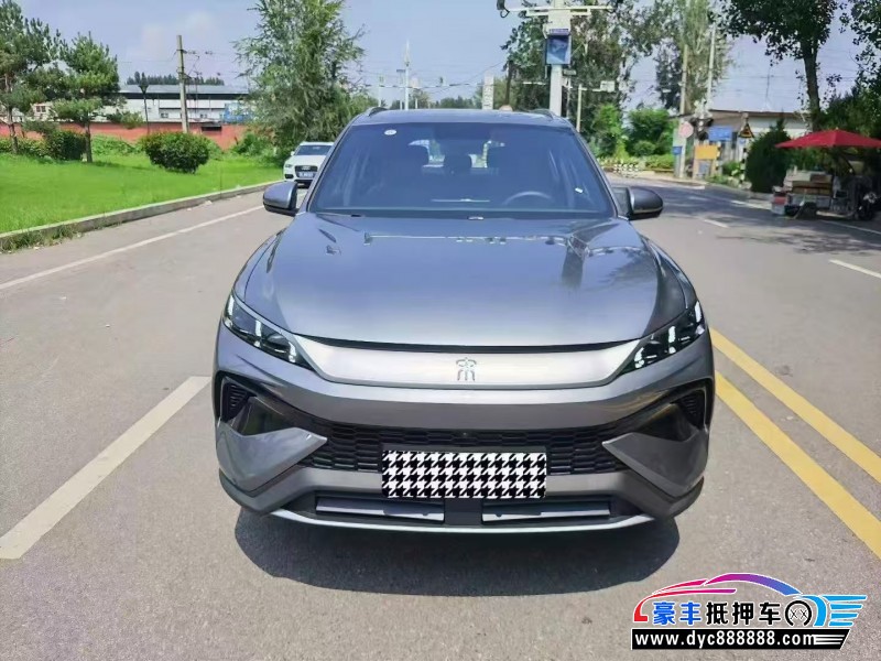抵押车出售26年比亚迪宋轿车