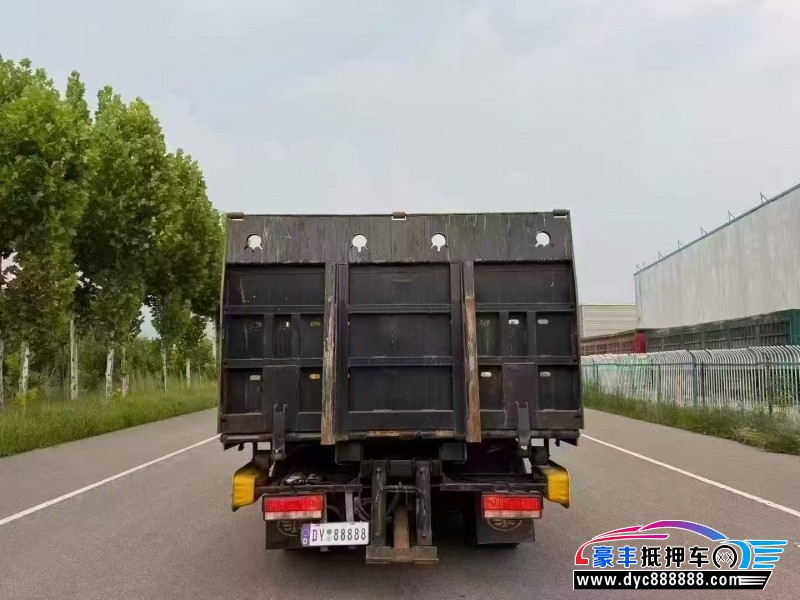 25年一汽解放轿车抵押车出售