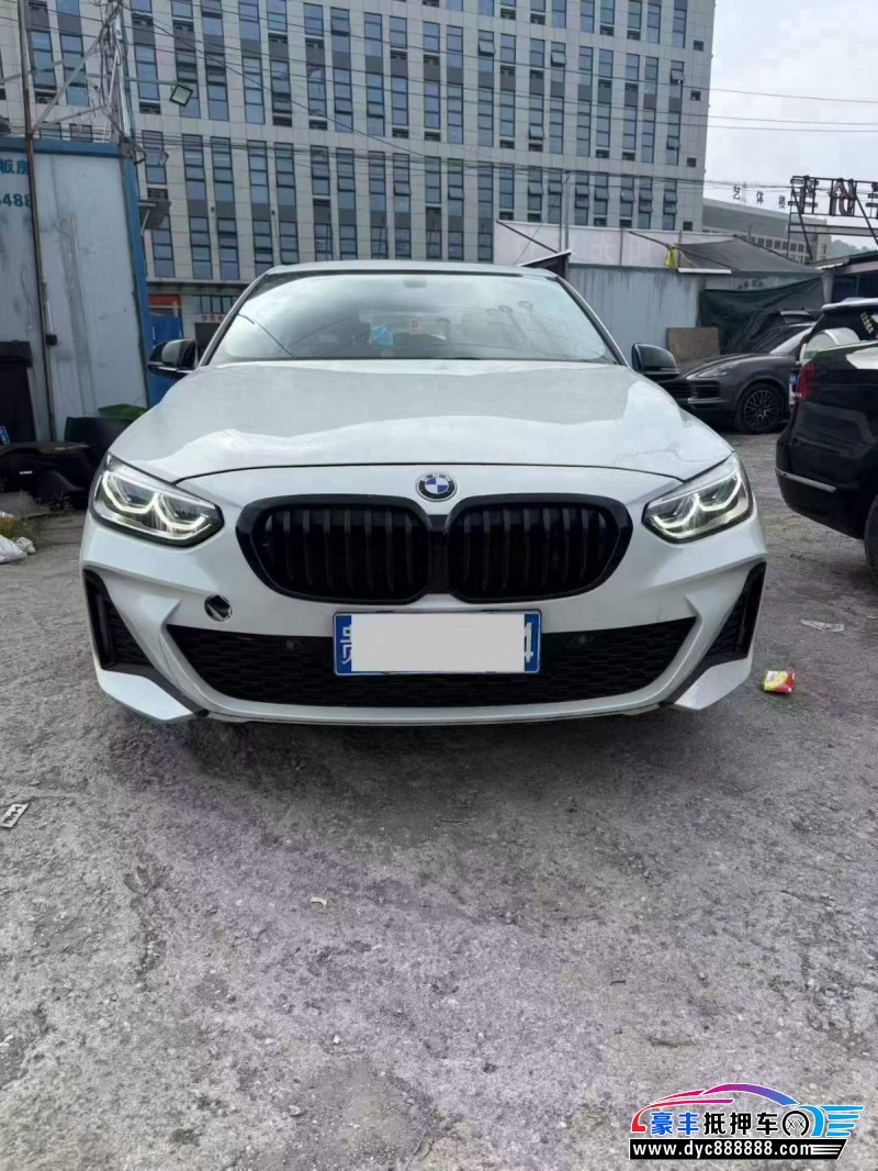 抵押车出售22年宝马1系轿车