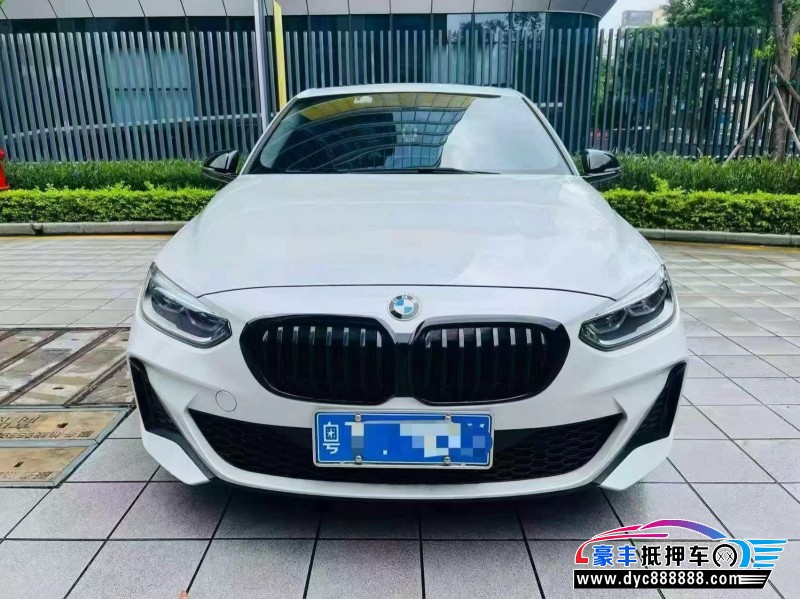抵押车出售23年宝马1系轿车