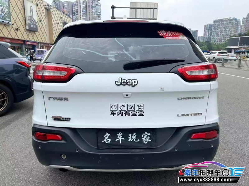 18年Jeep自由光轿车抵押车出售